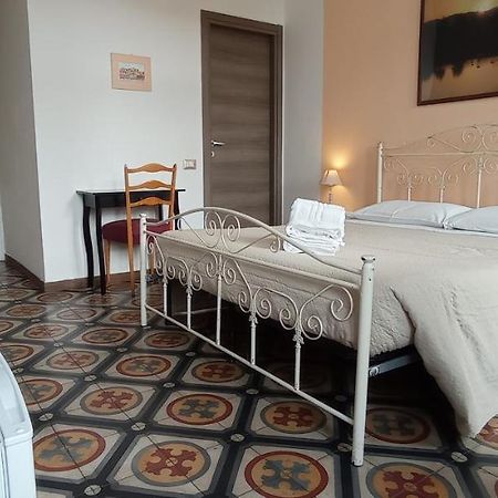 Onlyrooms III - Piazza Jenne Cagliari Eksteriør bilde
