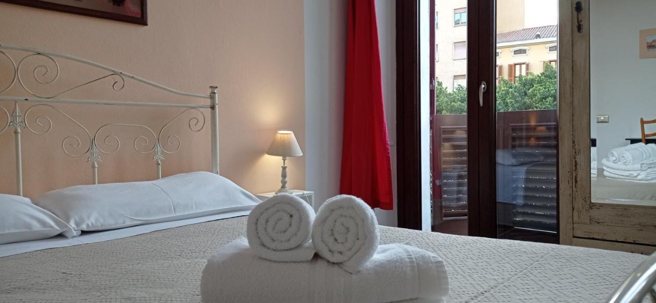 Onlyrooms III - Piazza Jenne Cagliari Eksteriør bilde