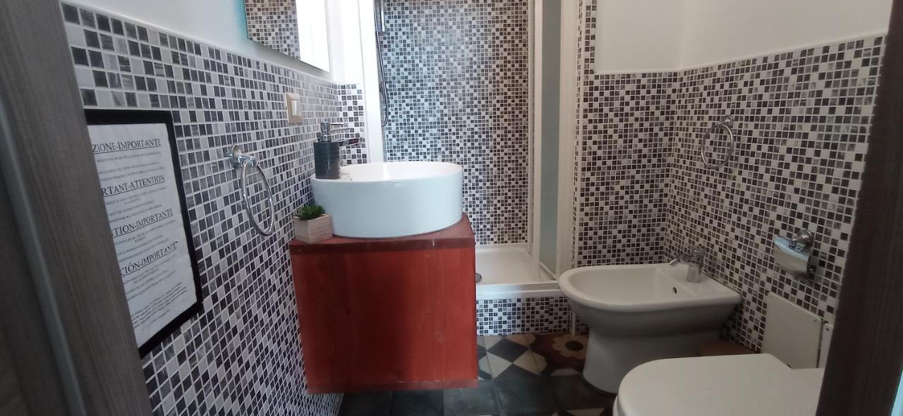 Onlyrooms III - Piazza Jenne Cagliari Eksteriør bilde